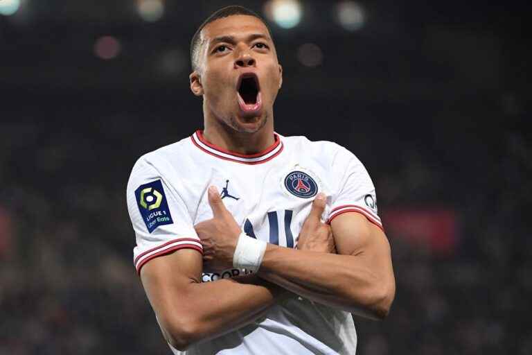 Kylian Mbappé stays at Paris Saint-Germain