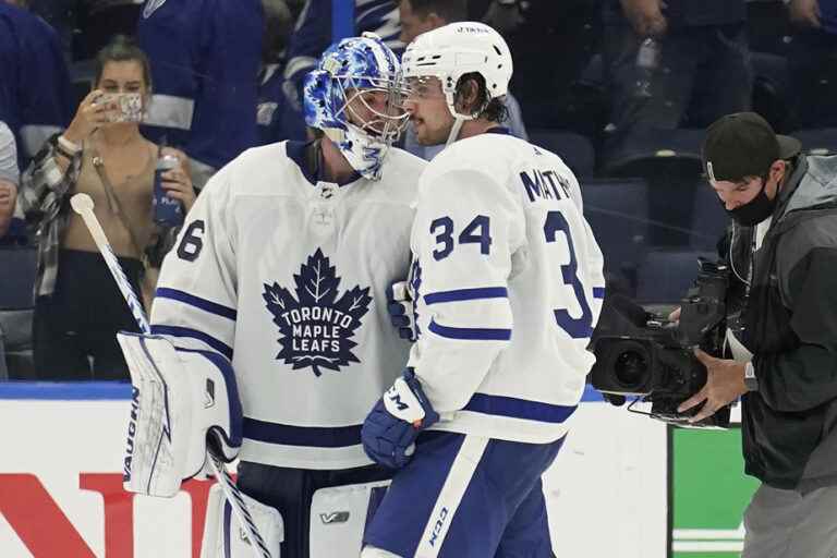 Maple Leafs take control