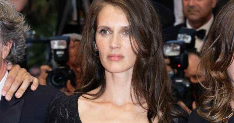 Marine Vacth cannon at Cannes: her long lace dress caused a sensation for Masquerade