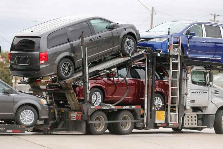 Motor vehicle sales fell 13% in April in Canada