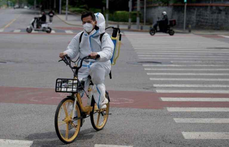 New COVID-19 restrictions make Beijing look like a ghost town