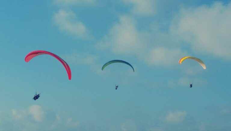 Paragliding is practiced in the Yonne