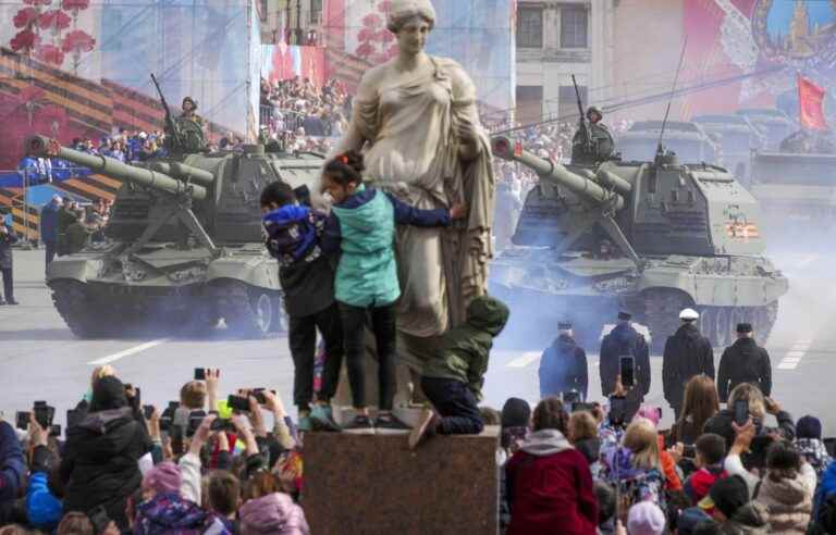 [Photos] A celebration of the end of the Second World War between glory, tears and fear