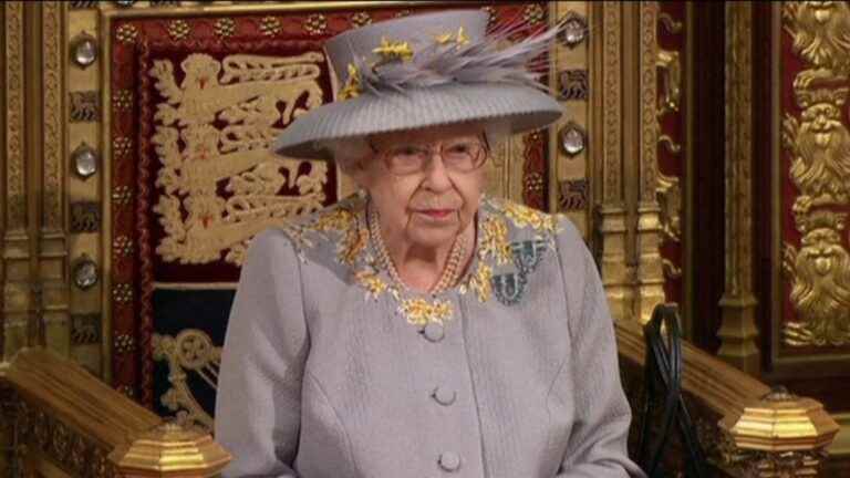 Queen Elizabeth II does not deliver the Speech from the Throne