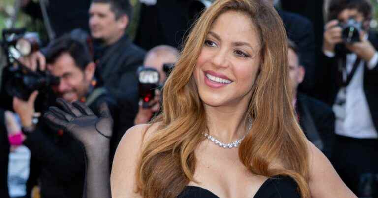 Shakira in a risky dress: She raises the temperature in Cannes in front of Kylie Minogue!