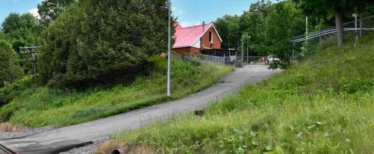 Sherbrooke: the land of the former Hells Angels bunker sold for more than $700,000