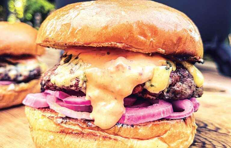 Simon de l’Est’s blue cheese lamb burger recipe