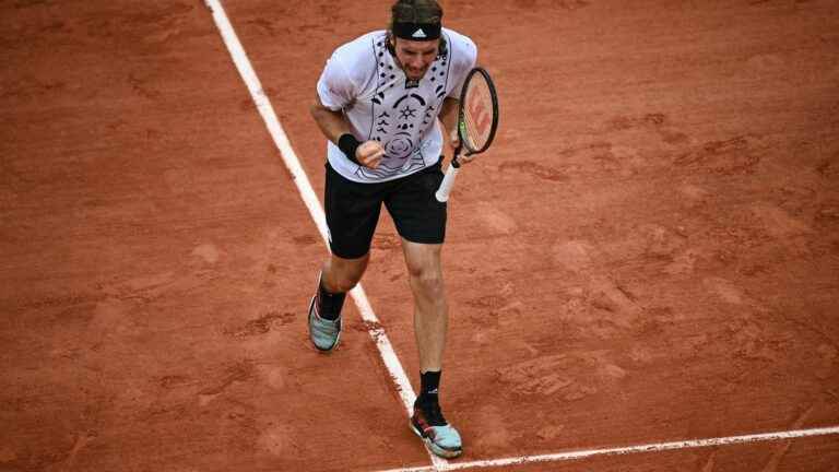 Stefanos Tsitsipas jostled by Zdenek Kolar, but qualified for the third round