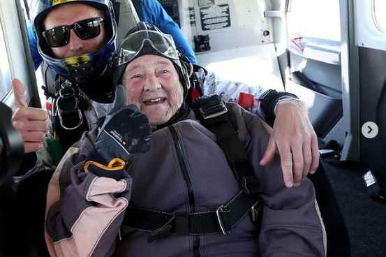 Sweden |  103-year-old woman breaks skydiving world record