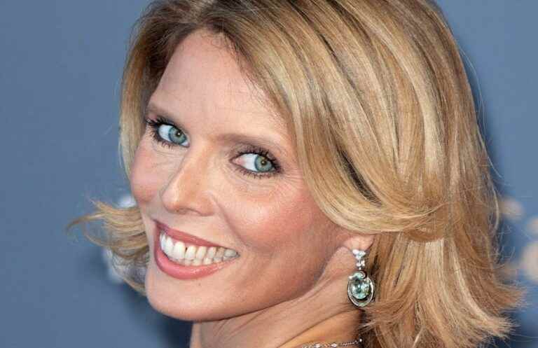 Sylvie Tellier on the start?  Her replacement on the Miss France committee already found