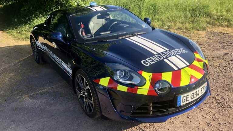 The Alpine A110 of the Gendarmerie de la Manche tracks down the speeders