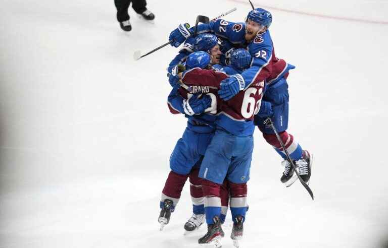 The Avalanche defeat the Blues 3-2 in overtime