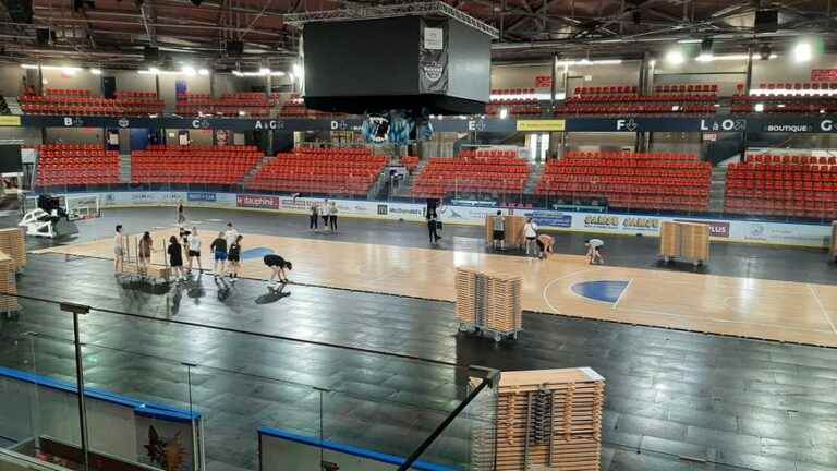 The Polesud ice rink in Grenoble is transformed to carry BCTM basketball players