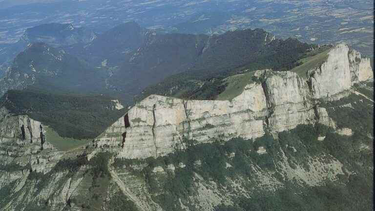 The Saoû massif, a remarkable site for cliff-nesting birds and climbers