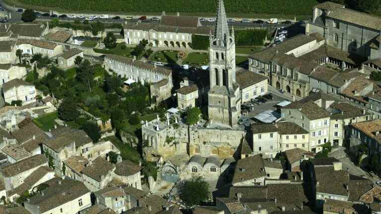 The monolithic church of Saint Emilion, favorite monument of the French?  To your votes!