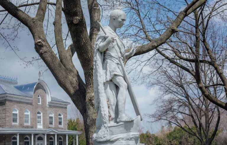 The statue of Ahuntsic, target of vandalism