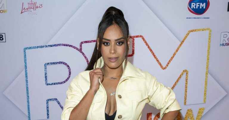 “To you grossophobe”: Amel Bent criticized on her weight, she sends an explosive response!