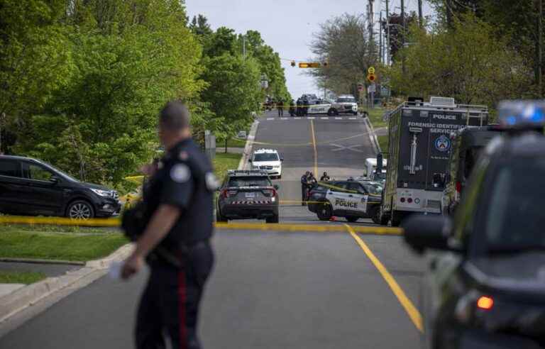 Toronto police kill gunman prowling near schools