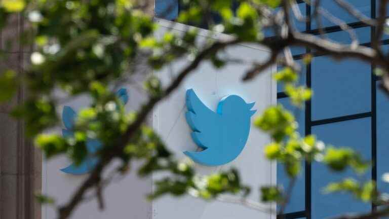 Twitter will add warnings to misleading messages