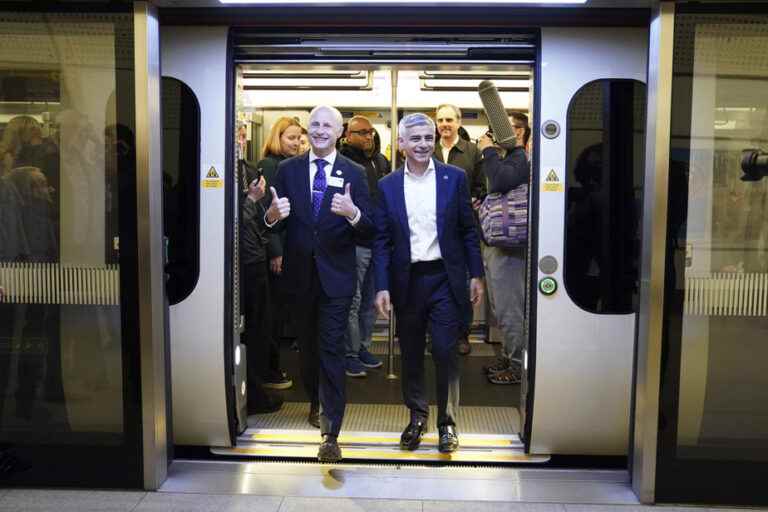 United Kingdom |  Passengers take the new Elizabeth Line subway line