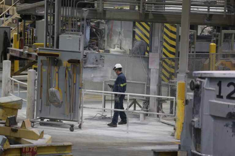 Using a QR Code |  The Steelworkers campaign to unionize the Alouette aluminum smelter