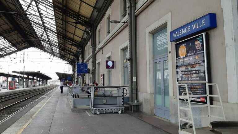 Valence-ville station and a TGV evacuated because of forgotten luggage