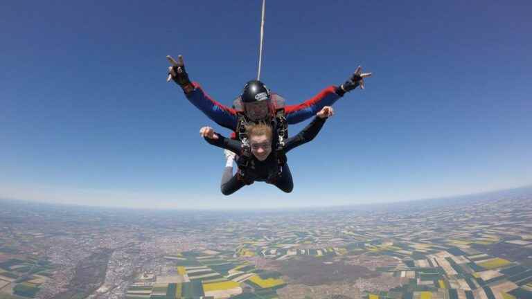 WIN YOUR SKYDIVING WITH FRANCE BLEU