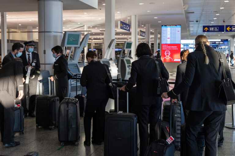 Waiting at Montréal-Trudeau |  “I had never seen a line like that”