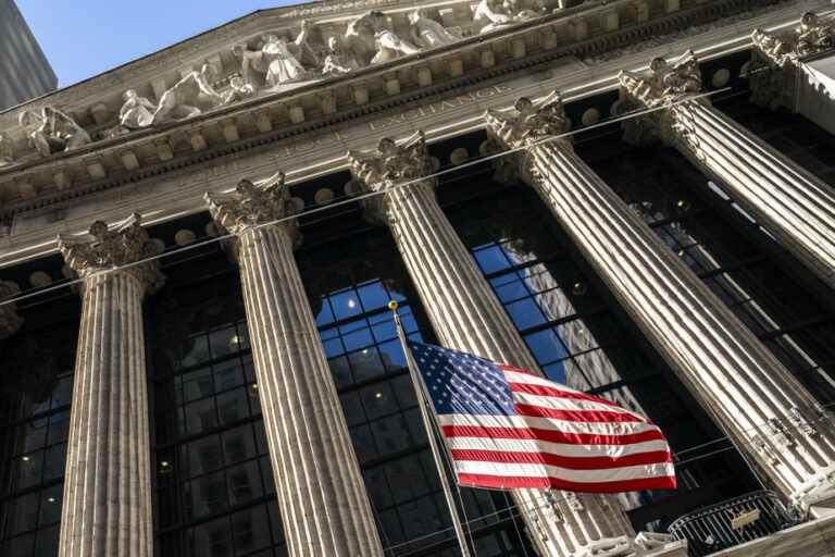 Wall Street closes sharply higher