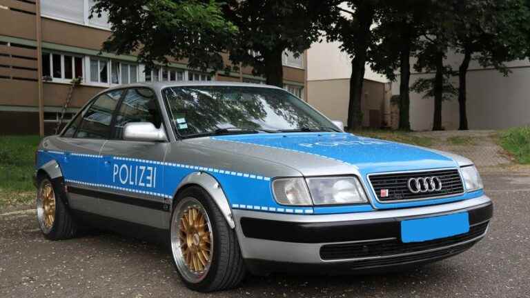 a fake German police car intercepted by the gendarmes