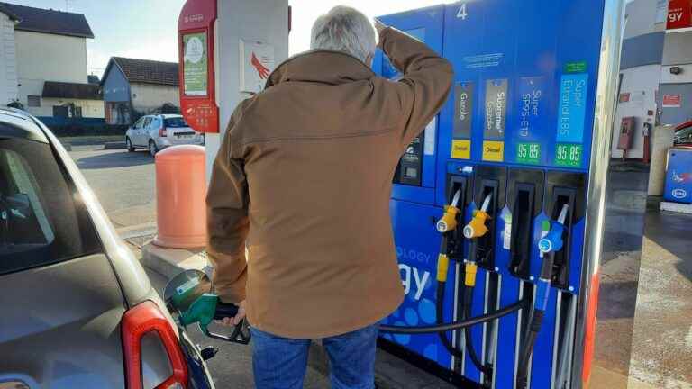 after a lull, new surge in prices at the pump