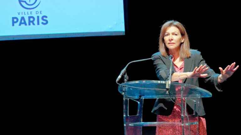 after her heavy defeat in the presidential election, Anne Hidalgo makes her political comeback at the Council of Paris