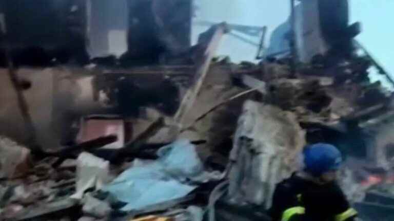 at least 60 dead in the bombing of a school in the Donbass