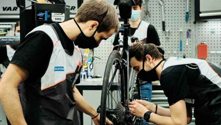 become a Cycle Technician and Salesperson at Decathlon