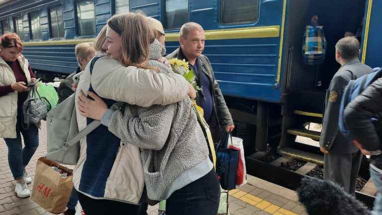 despite the fighting, these thousands of Ukrainians return home after several weeks of exile