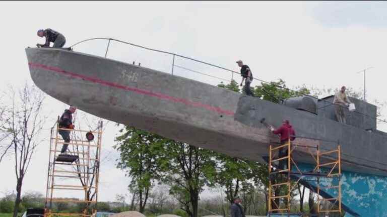 in Mariupol, pro-Russian volunteers are preparing for May 9