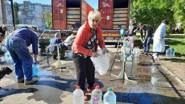 in Mykolaiv, tank trucks to ensure the daily supply of drinking water