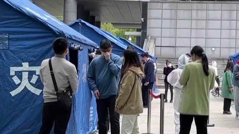 in Shanghai, residents are still confined