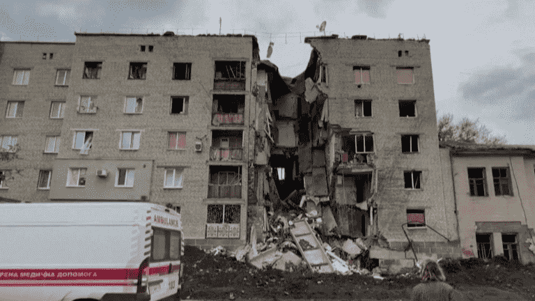 in the Donbass, the city of Severodonetsk massively bombarded