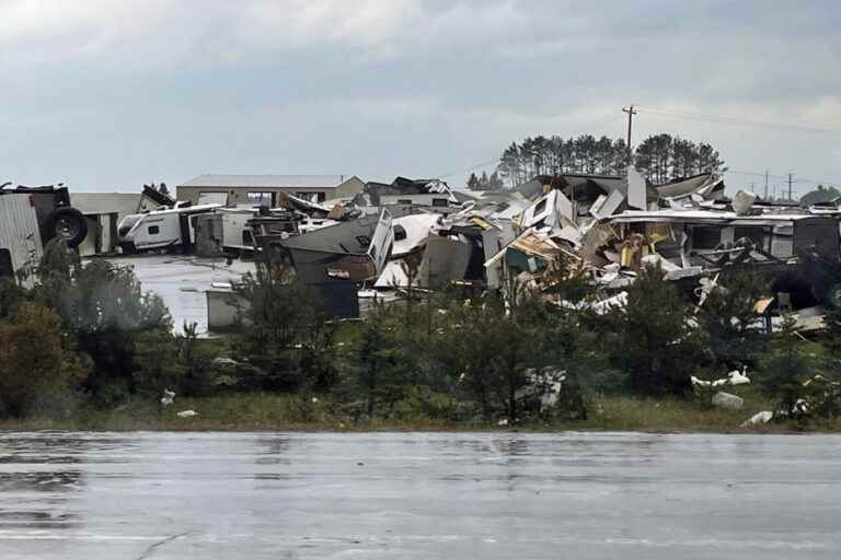 michigan |  Tornado kills 1, injures at least 23