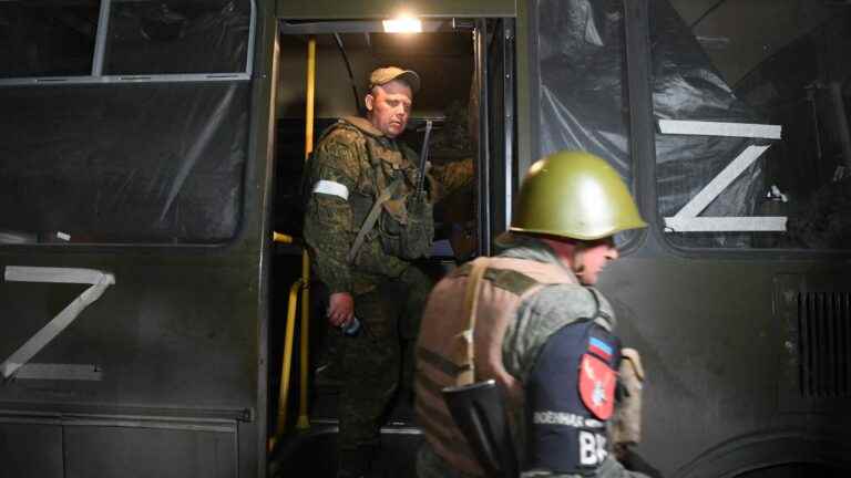 more than 260 Ukrainian fighters evacuated from Azovstal steelworks, last pocket of resistance in Mariupol, announces kyiv