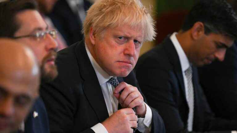 photos revive accusations against Boris Johnson