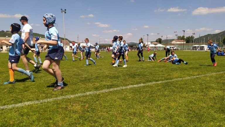 stars meeting children for the May Day tournament in Tournon-sur-Rhône