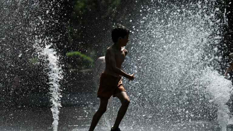 temperatures in France have exceeded seasonal norms for 38 consecutive days, a record