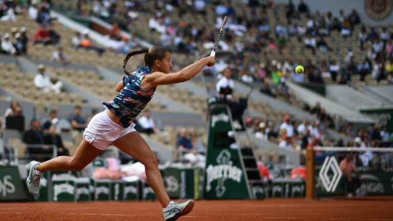 the French Diane Parry, who had created the surprise by eliminating the defending champion, lost in the third round against Sloane Stephens