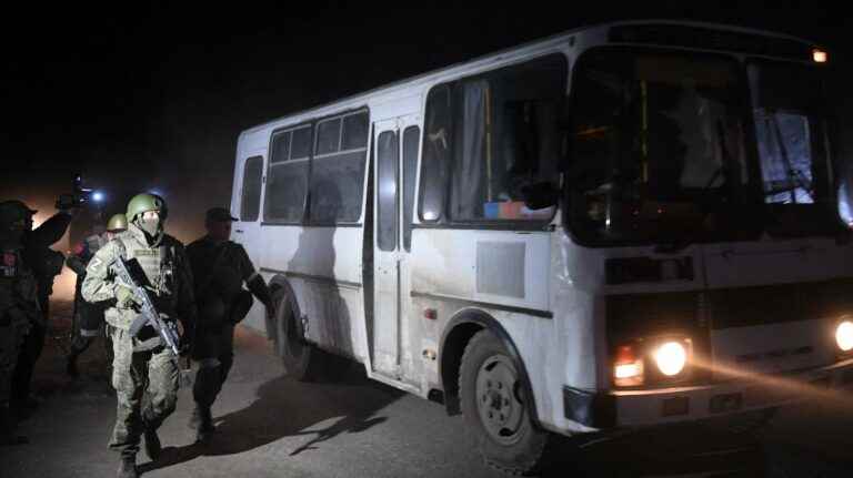 the evacuation of the last resisters from the Azovstal factory continues this Tuesday morning