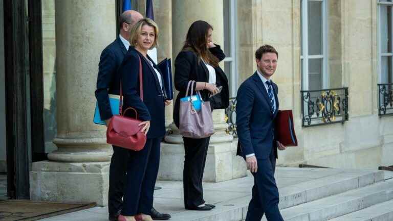 the government of Jean Castex meets for the last time in the Council of Ministers