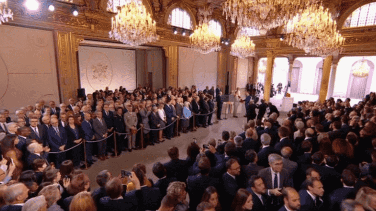 the investiture ceremony of Emmanuel Macron more sober in the protocol