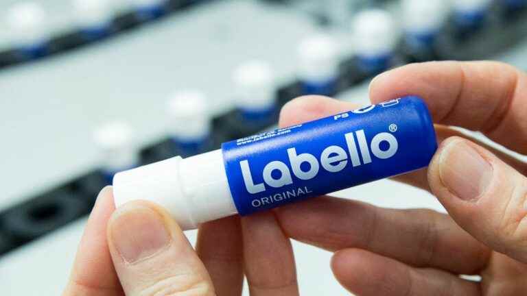 the lip balm brand says it is “concerned”, the Ministry of the Interior remains “vigilant”