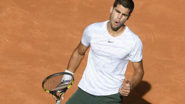 the phenomenon Carlos Alcaraz dominates his idol Rafael Nadal and advances to the semi-finals